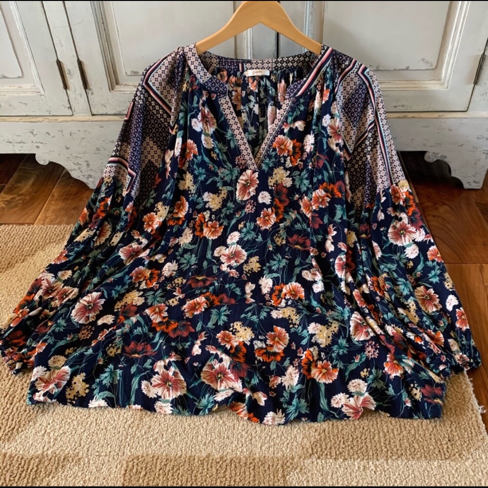 ❤️💗💖 Plus Size Floral Bohemian Blouse - Picture 3 of 4